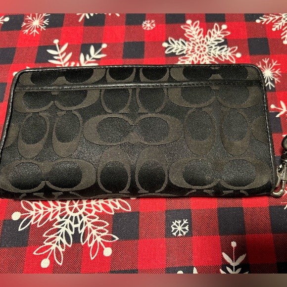 71- Coach “Poppy” wristlet wallet. - Picture 2 of 7